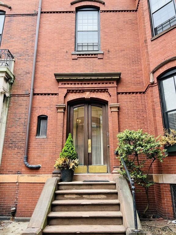 3 Fairfield Street, Boston, Massachusetts, 2 Bedrooms Bedrooms, 4 Rooms Rooms,1 BathroomBathrooms,Residential Lease,For Rent,Fairfield Street,73369145