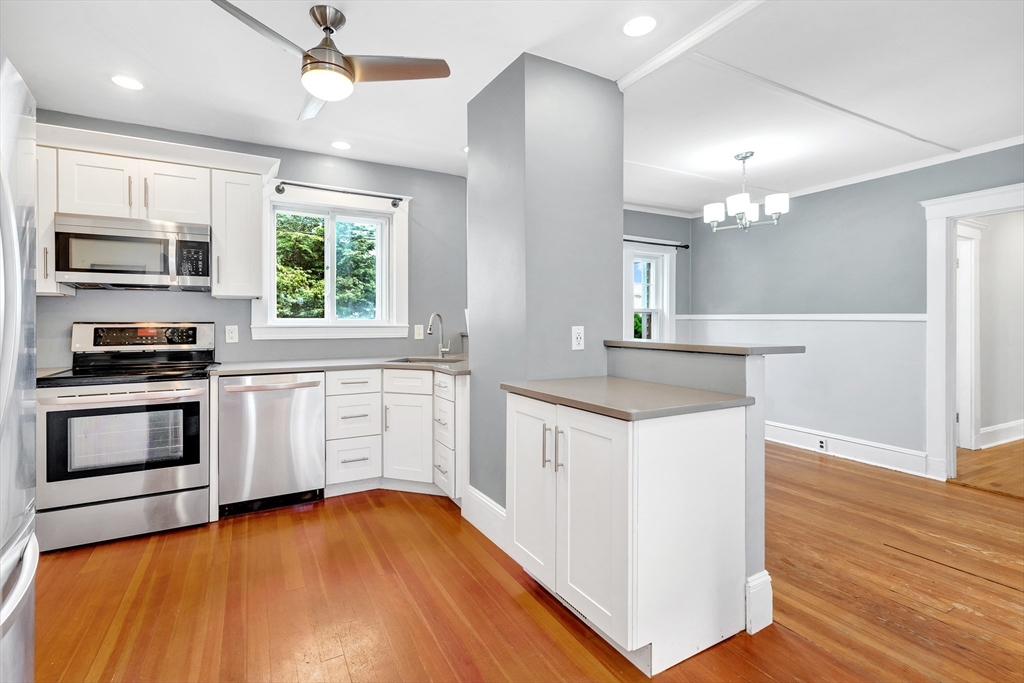 36 Marshall Street, Winthrop, Massachusetts, 2 Bedrooms Bedrooms, 6 Rooms Rooms,1 BathroomBathrooms,Residential Lease,For Rent,Marshall Street,73416538