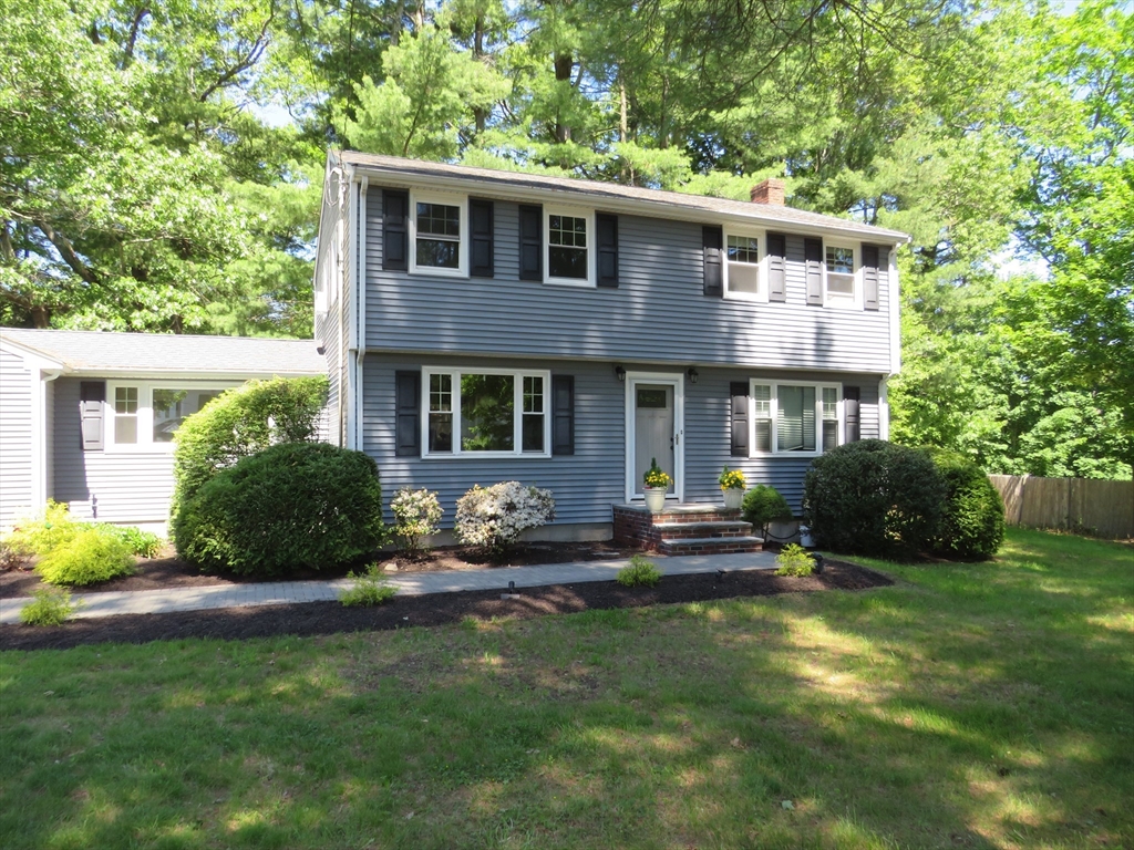 46 Kenney Street, Canton, Massachusetts, 3 Bedrooms Bedrooms, 8 Rooms Rooms,2.5 BathroomsBathrooms,Residential Lease,For Rent,Kenney Street,73387914