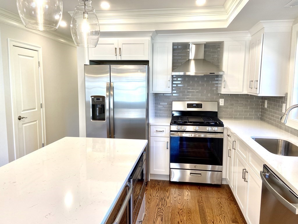 8 Maplewood St, Boston, Massachusetts, 2 Bedrooms Bedrooms, 4 Rooms Rooms,2 BathroomsBathrooms,Residential Lease,For Rent,Maplewood St,73384378