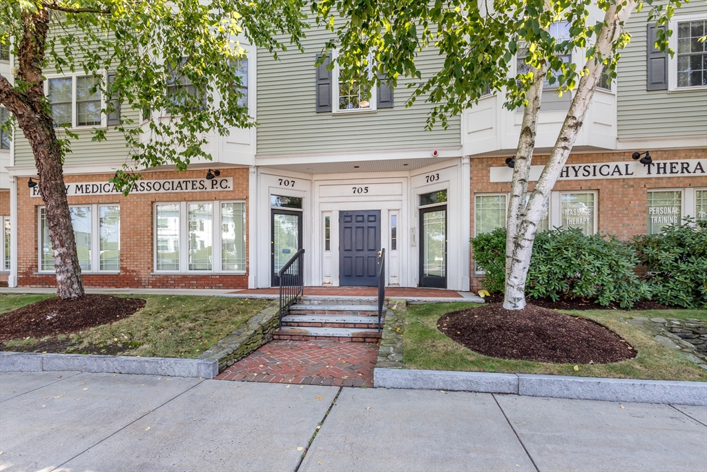 705 Washington St, Canton, Massachusetts, 1 Bedroom Bedrooms, 4 Rooms Rooms,1 BathroomBathrooms,Residential Lease,For Rent,Washington St,73412166