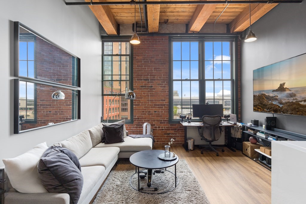 63 Melcher Street, Boston, Massachusetts, 1 Bedroom Bedrooms, 1 Room Rooms,1 BathroomBathrooms,Residential Lease,For Rent,Melcher Street,73390673