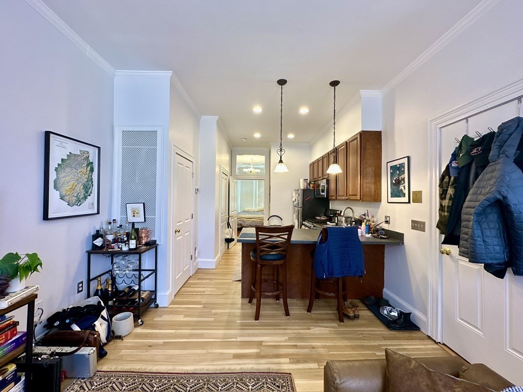 418 Columbus Ave, Boston, Massachusetts, 1 Bedroom Bedrooms, 4 Rooms Rooms,1 BathroomBathrooms,Residential Lease,For Rent,Columbus Ave,73408935