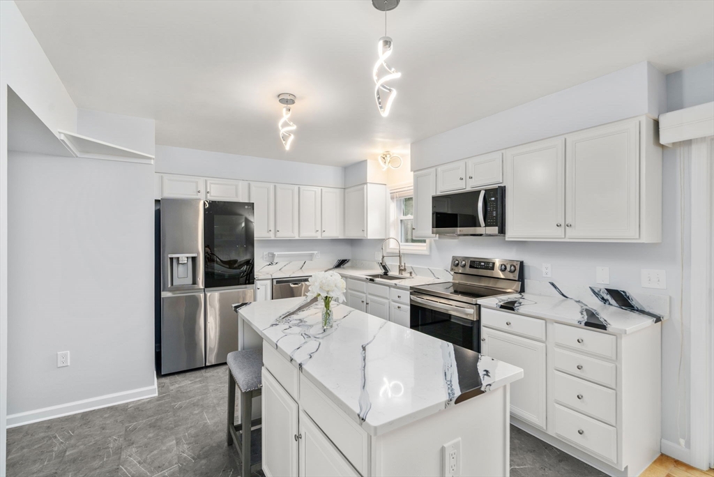 70 Granby Heights, Granby, Massachusetts, 3 Bedrooms Bedrooms, 6 Rooms Rooms,2.5 BathroomsBathrooms,Residential,For Sale,Granby Heights,73395854