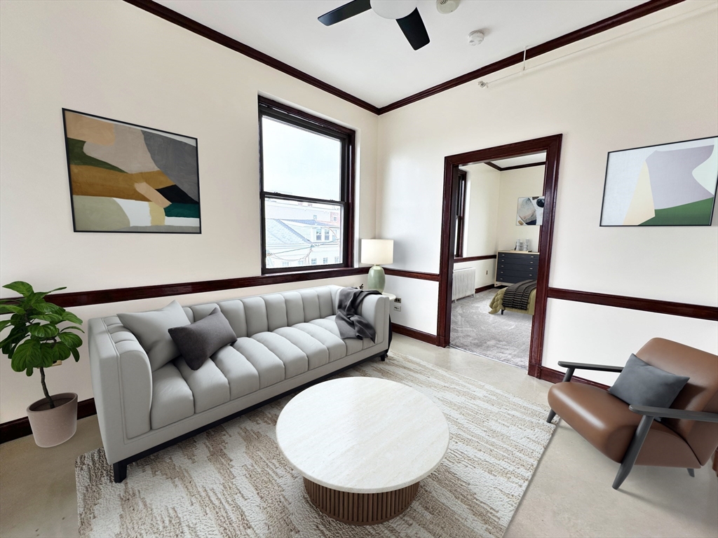 154 Maverick St, Boston, Massachusetts, 1 Bedroom Bedrooms, 4 Rooms Rooms,1 BathroomBathrooms,Residential Lease,For Rent,Maverick St,73389324