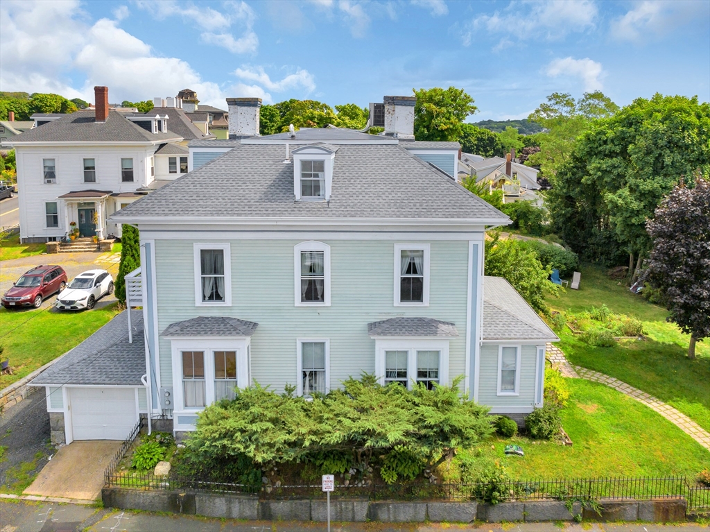 47 Pleasant Street, Gloucester, Massachusetts, 3 Bedrooms Bedrooms, 7 Rooms Rooms,2 BathroomsBathrooms,Residential,For Sale,Pleasant Street,73286003