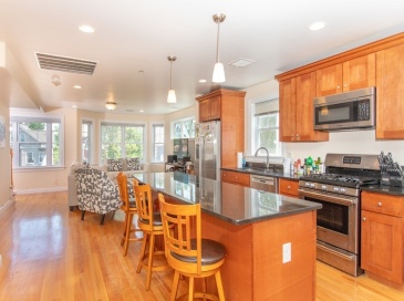 383 Hyde Park Ave, Boston, Massachusetts, 3 Bedrooms Bedrooms, 5 Rooms Rooms,2.5 BathroomsBathrooms,Residential Lease,For Rent,Hyde Park Ave,73371362