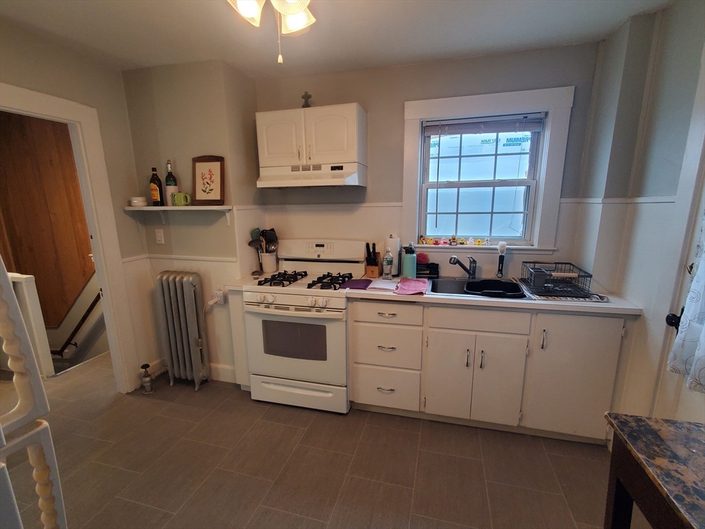 14 Greystone, Quincy, Massachusetts, 2 Bedrooms Bedrooms, 5 Rooms Rooms,1 BathroomBathrooms,Residential Lease,For Rent,Greystone,73359696