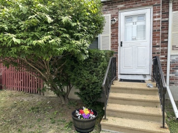 11 Myrtle Street, Somerville, Massachusetts, 2 Bedrooms Bedrooms, 4 Rooms Rooms,1.5 BathroomsBathrooms,Residential Lease,For Rent,Myrtle Street,73400733