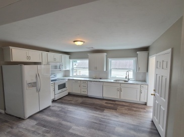 55 S Leyden St, Brockton, Massachusetts, 2 Bedrooms Bedrooms, 5 Rooms Rooms,1 BathroomBathrooms,Residential Lease,For Rent,S Leyden St,73405492