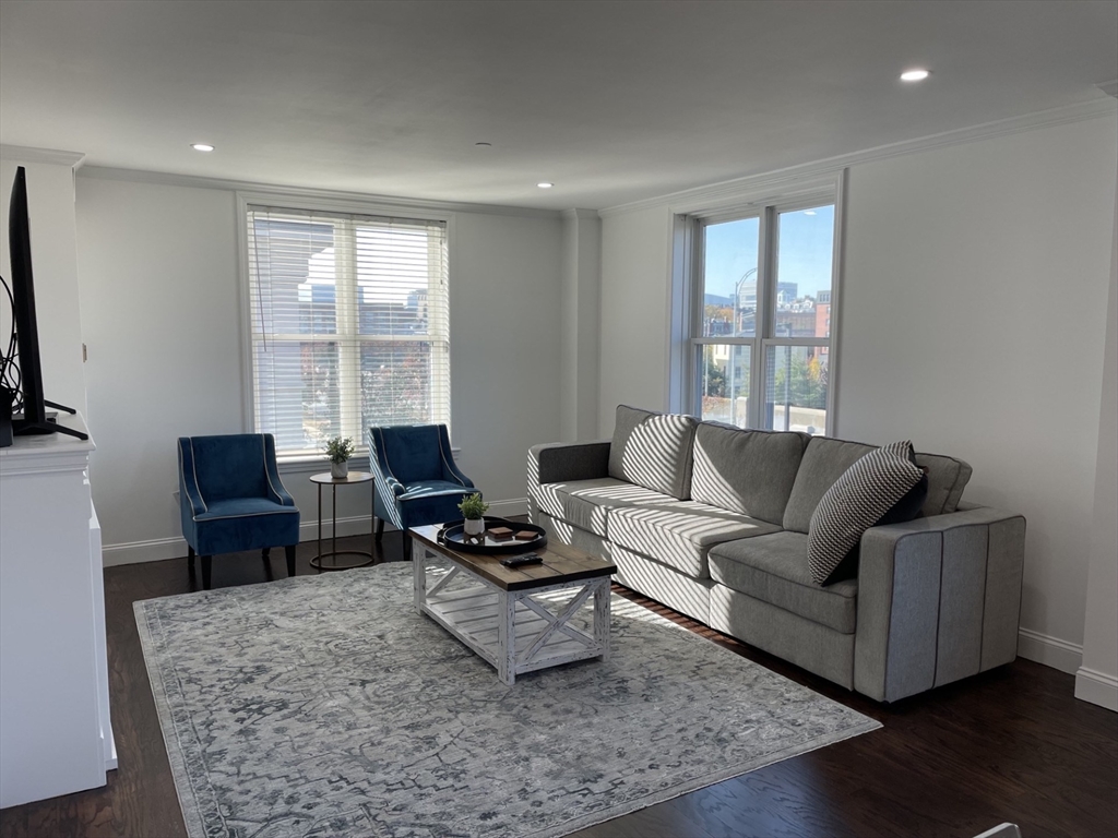 73 Chelsea, Boston, Massachusetts, 2 Bedrooms Bedrooms, 4 Rooms Rooms,2 BathroomsBathrooms,Residential Lease,For Rent,Chelsea,73393944