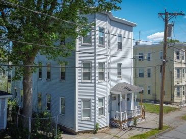9-11 Beach St, Haverhill, Massachusetts, 9 Bedrooms Bedrooms, 15 Rooms Rooms,3 BathroomsBathrooms,Residential Income,For Sale,Beach St,73383581