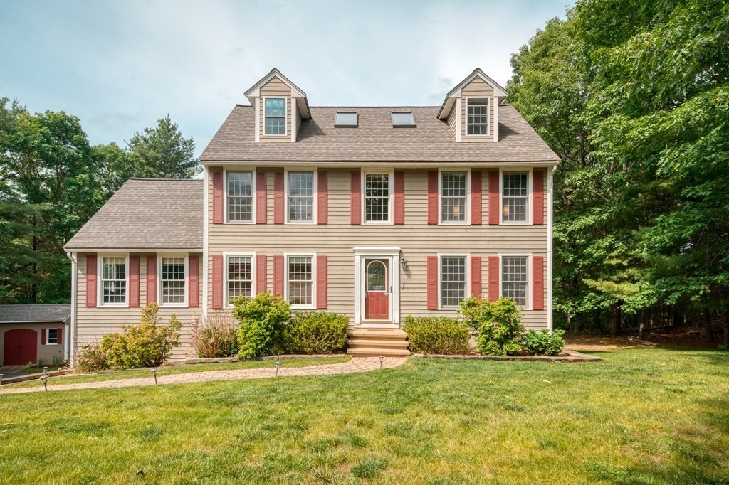 7 Magnolia Drive, Ayer, Massachusetts, 4 Bedrooms Bedrooms, 8 Rooms Rooms,2.5 BathroomsBathrooms,Residential Lease,For Rent,Magnolia Drive,73401293
