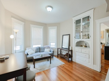 39 Chester, Boston, Massachusetts, 4 Bedrooms Bedrooms, 6 Rooms Rooms,2 BathroomsBathrooms,Residential Lease,For Rent,Chester,73406427