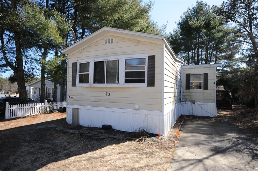 23 Marks Way, Carver, Massachusetts, 2 Bedrooms Bedrooms, 4 Rooms Rooms,1.5 BathroomsBathrooms,Residential,For Sale,Marks Way,73346322