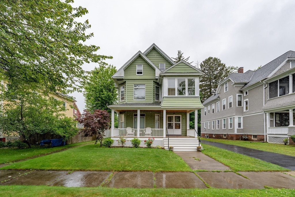 92 Firglade Ave, Springfield, Massachusetts, 10 Bedrooms Bedrooms, 16 Rooms Rooms,2 BathroomsBathrooms,Residential Income,For Sale,Firglade Ave,73392800