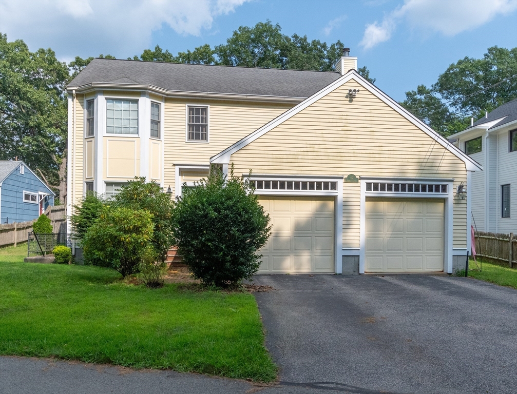 62 Garden Street, Needham, Massachusetts, 4 Bedrooms Bedrooms, 10 Rooms Rooms,3.5 BathroomsBathrooms,Residential Lease,For Rent,Garden Street,73362763