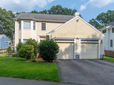 62 Garden Street, Needham, Massachusetts, 4 Bedrooms Bedrooms, 10 Rooms Rooms,3.5 BathroomsBathrooms,Residential Lease,For Rent,Garden Street,73362763