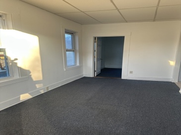 205 Bussey St, Dedham, Massachusetts, 1 Bedroom Bedrooms, 3 Rooms Rooms,1 BathroomBathrooms,Residential Lease,For Rent,Bussey St,73408988