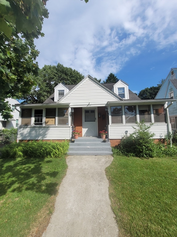 309 Lexington St, Springfield, Massachusetts, 2 Bedrooms Bedrooms, 5 Rooms Rooms,1.5 BathroomsBathrooms,Residential Lease,For Rent,Lexington St,73398543