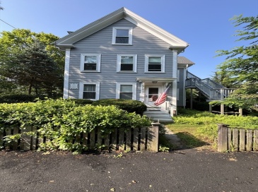 12 Hart, Beverly, Massachusetts, 2 Bedrooms Bedrooms, 4 Rooms Rooms,1 BathroomBathrooms,Residential Lease,For Rent,Hart,73408361