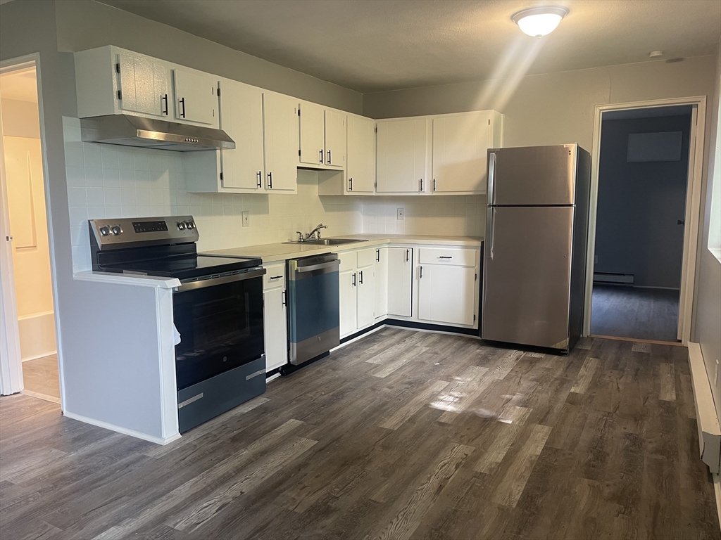 8 New Plainville Road, New Bedford, Massachusetts, 1 Bedroom Bedrooms, 2 Rooms Rooms,1 BathroomBathrooms,Residential Lease,For Rent,New Plainville Road,73406454