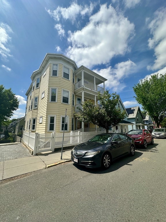 25 Cedar St, Cambridge, Massachusetts, 3 Bedrooms Bedrooms, 6 Rooms Rooms,1 BathroomBathrooms,Residential Lease,For Rent,Cedar St,73399537