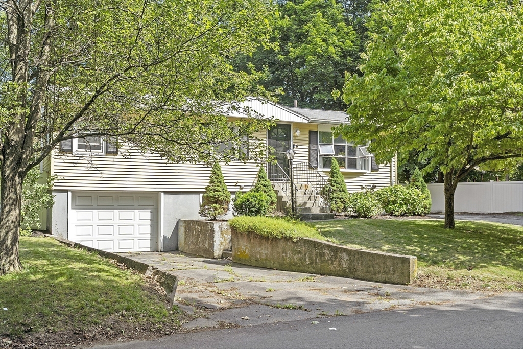 6 Mackin St, Hudson, Massachusetts, 3 Bedrooms Bedrooms, 6 Rooms Rooms,1.5 BathroomsBathrooms,Residential Lease,For Rent,Mackin St,73394561