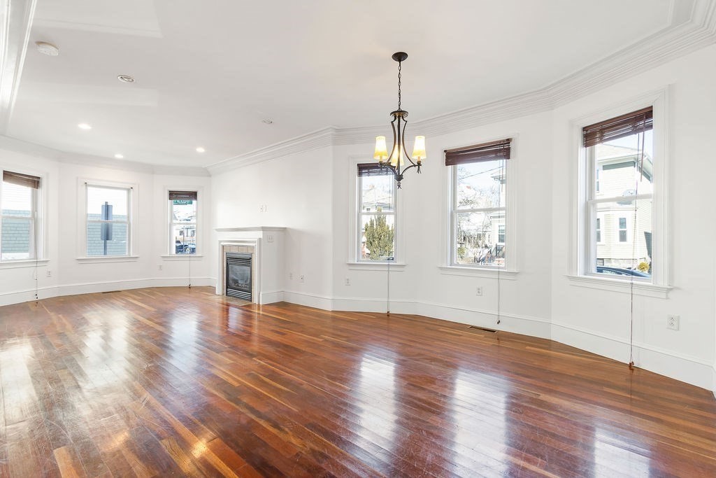 21 Cawfield St., Boston, Massachusetts, 2 Bedrooms Bedrooms, 4 Rooms Rooms,2 BathroomsBathrooms,Residential Lease,For Rent,Cawfield St.,73397081