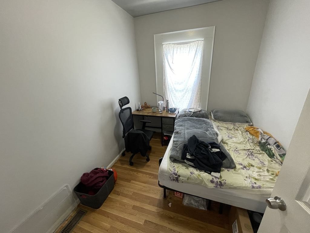 18 Perrin St, Boston, Massachusetts, 4 Bedrooms Bedrooms, 5 Rooms Rooms,2 BathroomsBathrooms,Residential Lease,For Rent,Perrin St,73407905