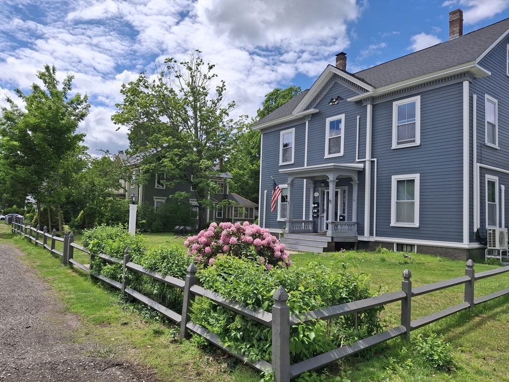 35 Summer St, Weymouth, Massachusetts, 1 Bedroom Bedrooms, 4 Rooms Rooms,1 BathroomBathrooms,Residential Lease,For Rent,Summer St,73410131