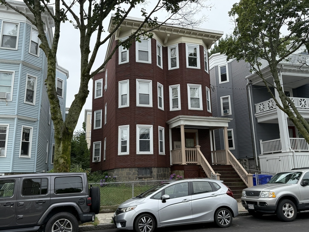 261 E Cottage Street, Boston, Massachusetts, 3 Bedrooms Bedrooms, 6 Rooms Rooms,1 BathroomBathrooms,Residential Lease,For Rent,E Cottage Street,73406473