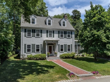 22 Leighton Rd, Wellesley, Massachusetts, 5 Bedrooms Bedrooms, 10 Rooms Rooms,3.5 BathroomsBathrooms,Residential Lease,For Rent,Leighton Rd,73391229