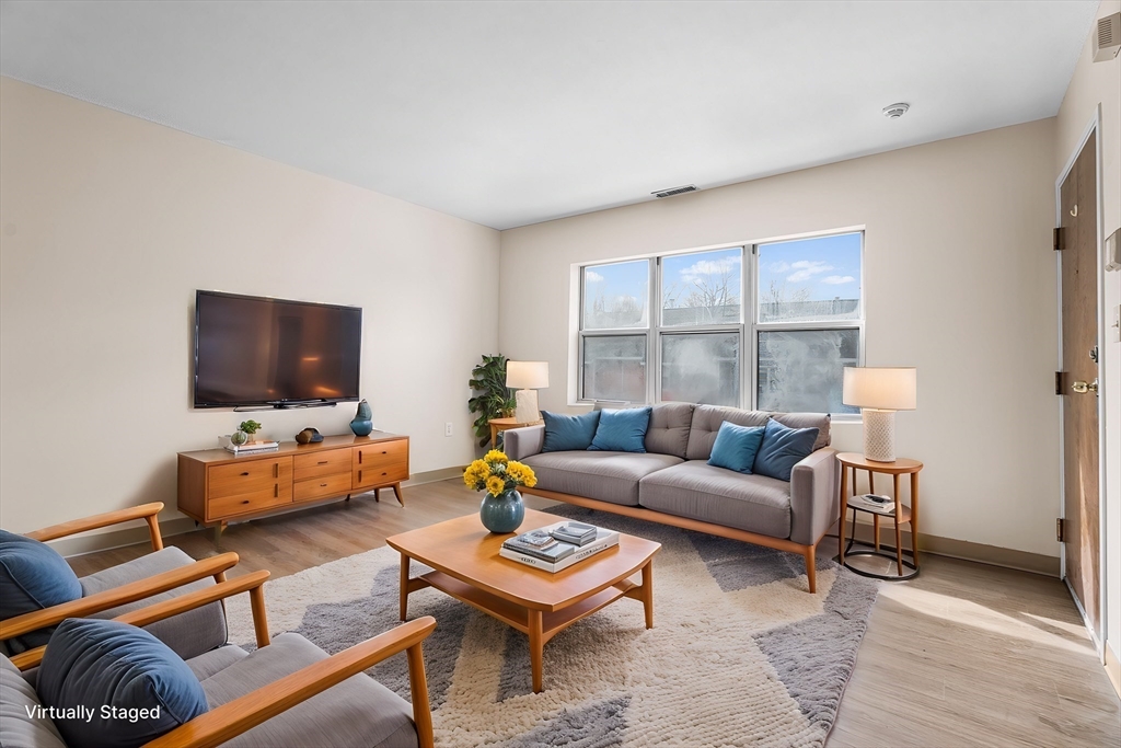 268 Dudley Street, Boston, Massachusetts, 2 Bedrooms Bedrooms, 5 Rooms Rooms,1 BathroomBathrooms,Residential Lease,For Rent,Dudley Street,73406426