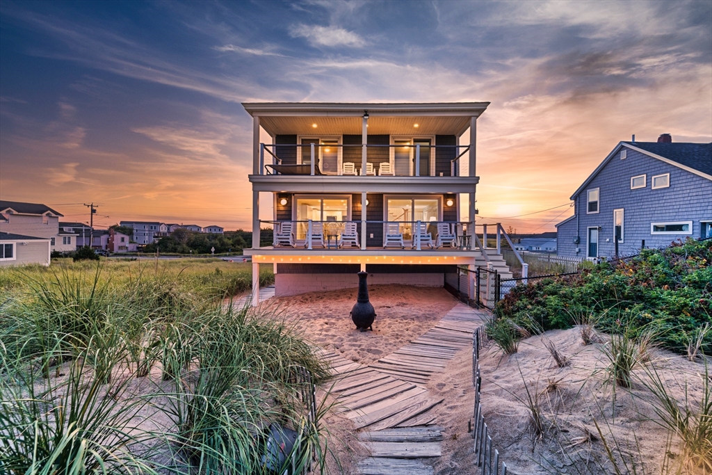 148 N End Blvd, Salisbury, Massachusetts, 6 Bedrooms Bedrooms, 8 Rooms Rooms,3 BathroomsBathrooms,Residential Lease,For Rent,N End Blvd,73411614