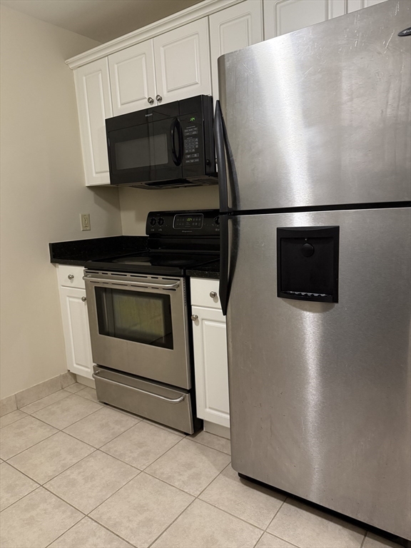 12 Florence St, Malden, Massachusetts, 2 Bedrooms Bedrooms, 4 Rooms Rooms,2 BathroomsBathrooms,Residential Lease,For Rent,Florence St,73339592