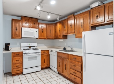 99 W 4th, Boston, Massachusetts, 2 Bedrooms Bedrooms, 4 Rooms Rooms,1 BathroomBathrooms,Residential Lease,For Rent,W 4th,73363969