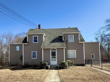 818 Bedford St, East Bridgewater, Massachusetts, 12 Bedrooms Bedrooms, 24 Rooms Rooms,5 BathroomsBathrooms,Residential Income,For Sale,Bedford St,73343081