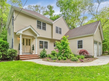 121 Shade Street, Lexington, Massachusetts, 4 Bedrooms Bedrooms, 7 Rooms Rooms,3 BathroomsBathrooms,Residential Lease,For Rent,Shade Street,73385658