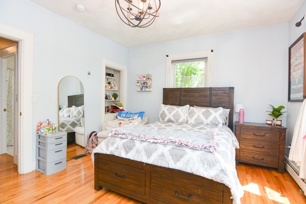 84 Roseclair St, Boston, Massachusetts, 3 Bedrooms Bedrooms, 5 Rooms Rooms,1 BathroomBathrooms,Residential Lease,For Rent,Roseclair St,73384361