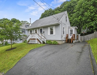 109 Euclid Ave, Pittsfield, Massachusetts, 3 Bedrooms Bedrooms, 8 Rooms Rooms,2 BathroomsBathrooms,Residential,For Sale,Euclid Ave,73393622