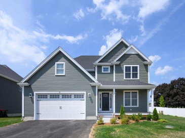 9 Narragansett Drive, West Bridgewater, Massachusetts, 4 Bedrooms Bedrooms, 7 Rooms Rooms,2.5 BathroomsBathrooms,Residential,For Sale,Narragansett Drive,73302616