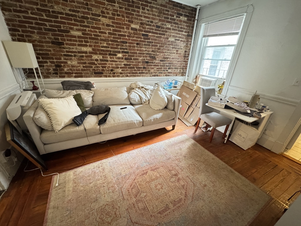 36 Anderson St, Boston, Massachusetts, 2 Bedrooms Bedrooms, 5 Rooms Rooms,1 BathroomBathrooms,Residential Lease,For Rent,Anderson St,73418322