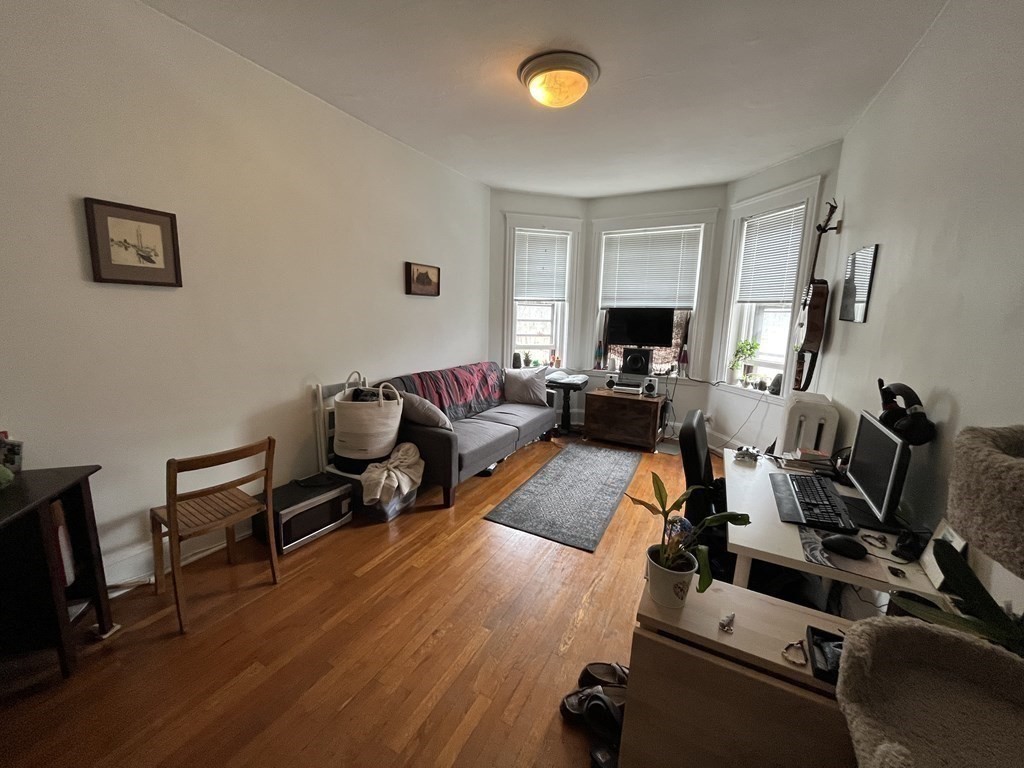 324 Chestnut Hill Ave, Boston, Massachusetts, 1 Bedroom Bedrooms, 3 Rooms Rooms,1 BathroomBathrooms,Residential Lease,For Rent,Chestnut Hill Ave,73398887