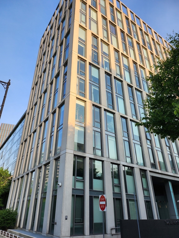 2 Earhart Street, Cambridge, Massachusetts, 2 Bedrooms Bedrooms, 5 Rooms Rooms,2 BathroomsBathrooms,Residential Lease,For Rent,Earhart Street,73376348