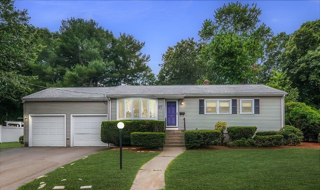 27 Smith Rd, Randolph, Massachusetts, 3 Bedrooms Bedrooms, 8 Rooms Rooms,2 BathroomsBathrooms,Residential Lease,For Rent,Smith Rd,73411630