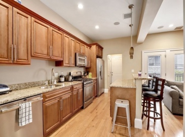 423 E 5th, Boston, Massachusetts, 2 Bedrooms Bedrooms, 4 Rooms Rooms,1 BathroomBathrooms,Residential Lease,For Rent,E 5th,73410120