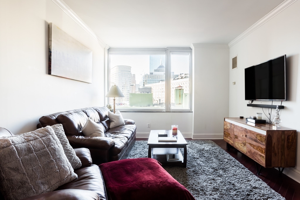 1 Charles St S, Boston, Massachusetts, 1 Bedroom Bedrooms, 3 Rooms Rooms,1 BathroomBathrooms,Residential Lease,For Rent,Charles St S,73380560