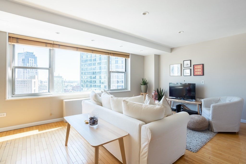 151 Tremont, Boston, Massachusetts, 1 Bedroom Bedrooms, 3 Rooms Rooms,1 BathroomBathrooms,Residential Lease,For Rent,Tremont,73394976