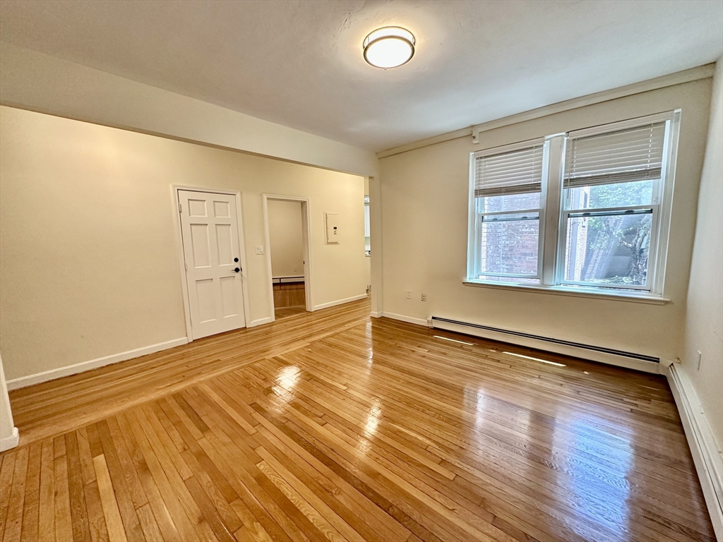 1405 Beacon, Brookline, Massachusetts, 2 Bedrooms Bedrooms, 4 Rooms Rooms,1 BathroomBathrooms,Residential Lease,For Rent,Beacon,73397692